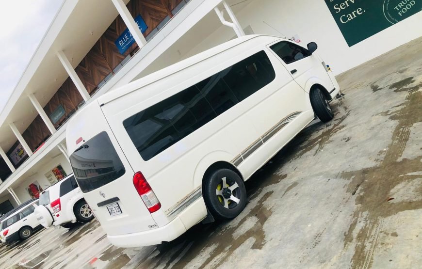 Fiji Taxi & Shuttles | Airport Transfers & Island Tours 2026